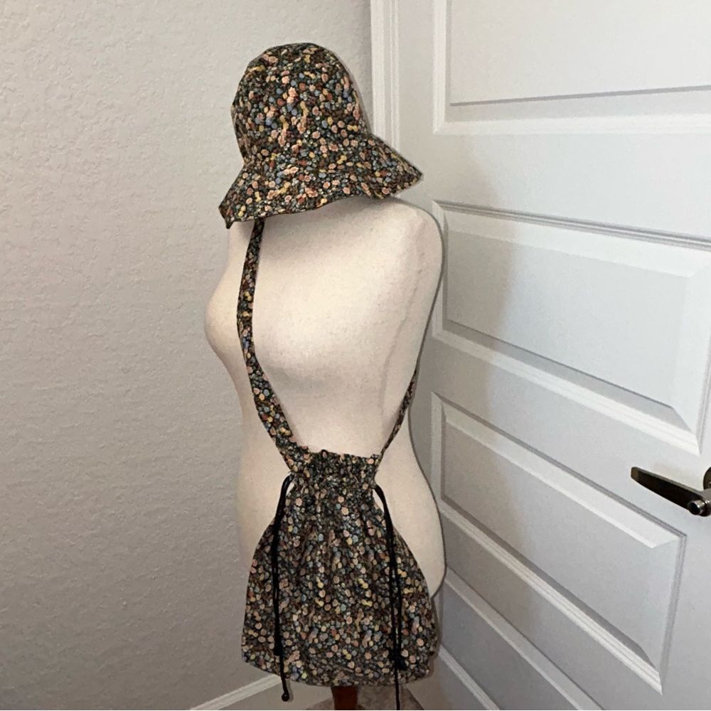 Vintage Shedrain Ditsy Floral Smithsonian Rain Bucket Hat and Crossbody Bag